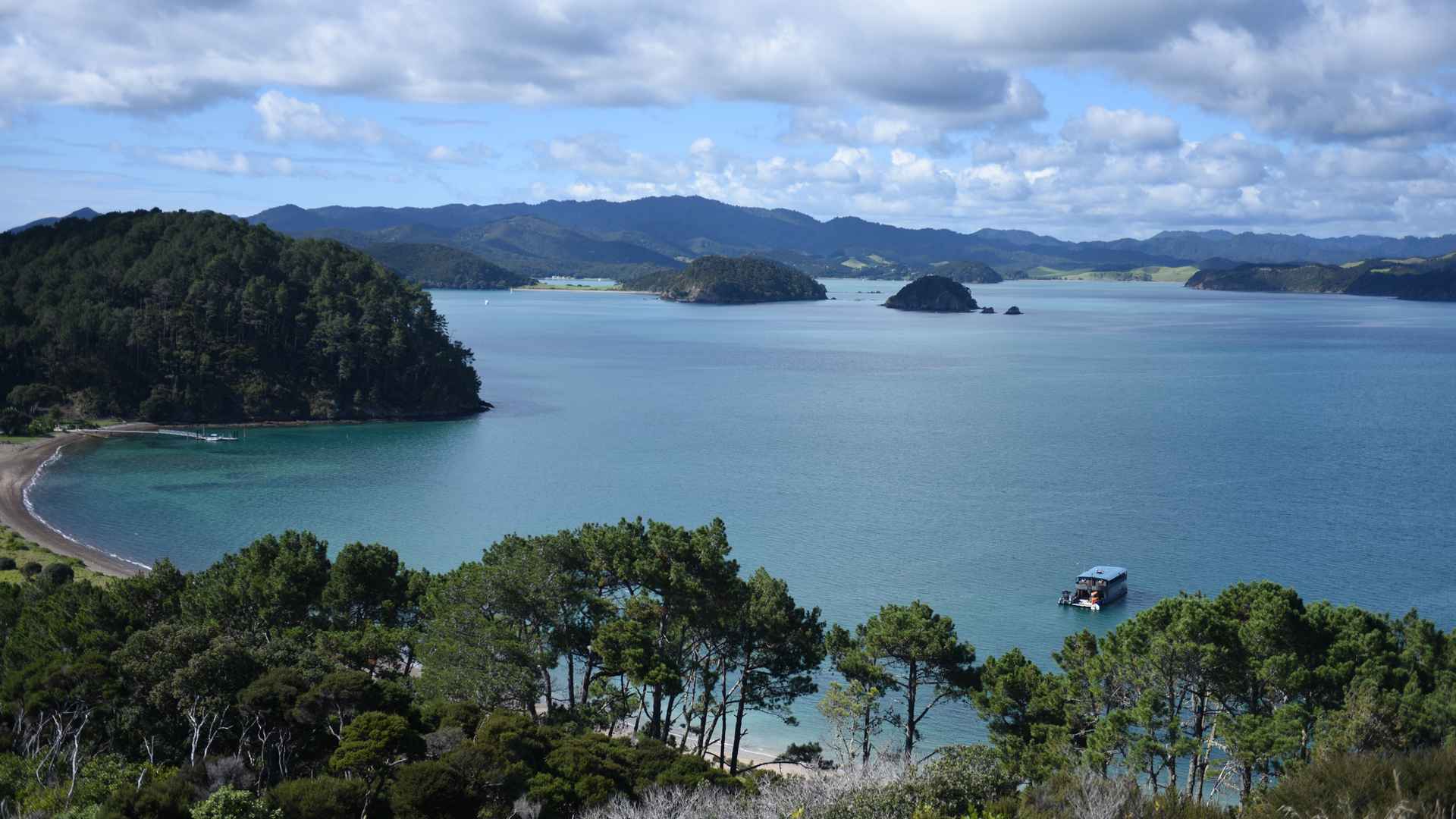 rock the boat moored at motuarohia